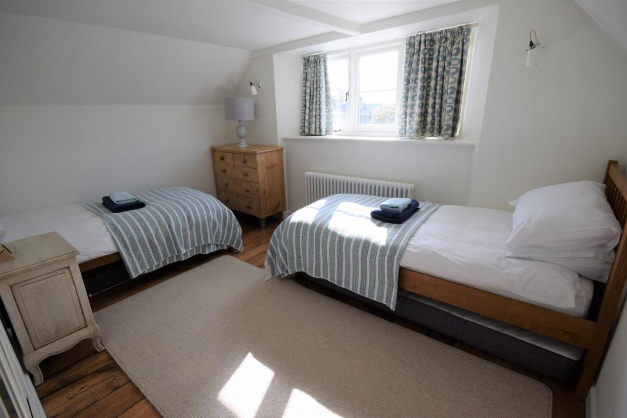 Greystone Cottage - Sea Views, Short Stroll To A Beautiful Sandy Beach Brook  ภายนอก รูปภาพ